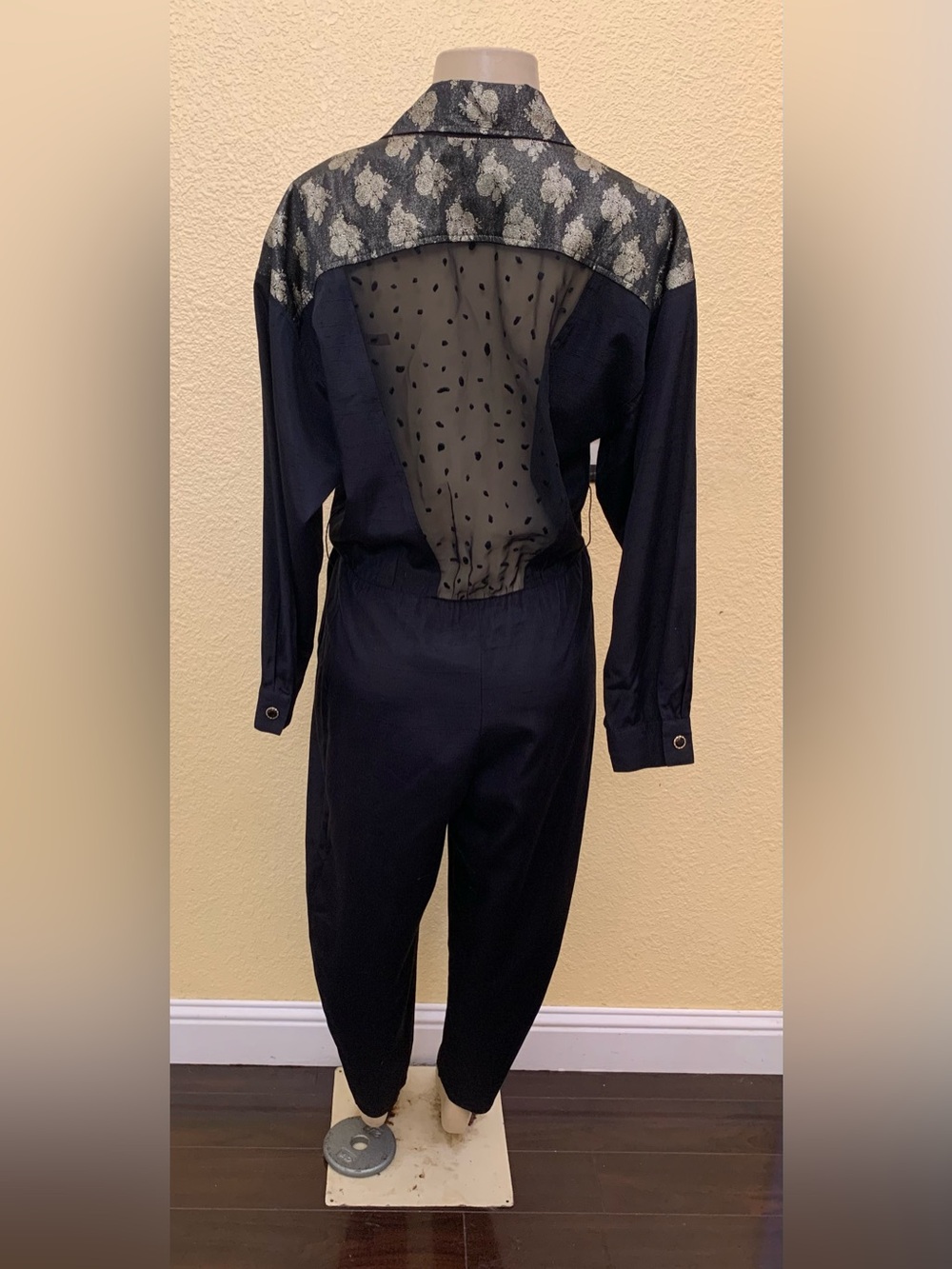 VTG Jon Wesley Size 8 Black With Gold Flowers Pattern Long Sleeve Jumpsuit - Picture 4 of 8